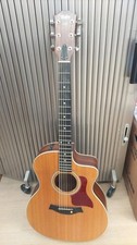 Guitare acoustique TAYLOR